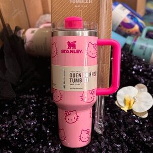 Stanley Pink Hello Kitty Quencher Tumbler